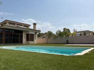 Xalet a Parque Avenida. Chalet en venta en avda. álvaro domecq, 4 dormitorios.