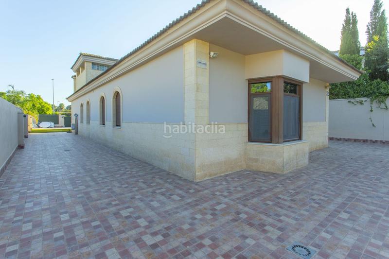 Foto 9f8db916-c0a9-4fdf-a75a-6b14afadfc78. Chalet  en venta en avda. álvaro domecq, 4 dormitorios. en Jerez de la Frontera