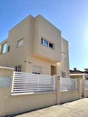 Xalet en Parque Atlntico - Ronda este. Chalet en venta en cartuja, 3 dormitorios.