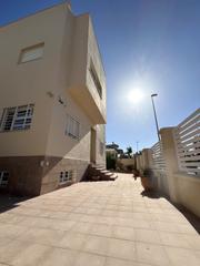 Xalet a Parque Atlántico - Ronda este. Chalet en venta en cartuja, 3 dormitorios.