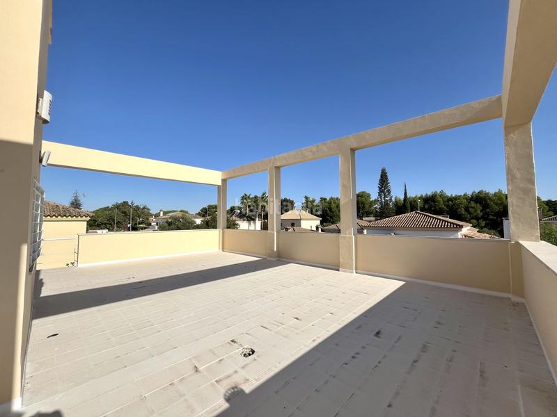 Foto 9d5bf821-929f-4dc9-b4ea-2012b4e0488b. Xalet amb aparcament a Parque Atlántico - Ronda este Jerez de la Frontera