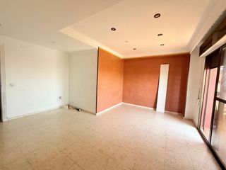 Flat in El Rocío - La Milagrosa. Piso en venta en este  las delicias, 4 dormitorios.