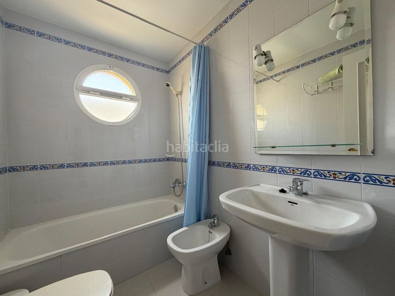 Foto 5981a83c-a951-4a75-ae86-5f4c663511c3. Pis amb piscina a Aguadulce - Almadraba - Punta Candor Rota
