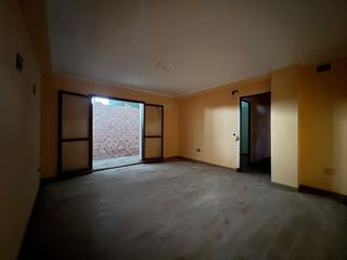 Appartement à Centro. Piso en venta en plaza julián besteiro, 3 dormitorios.