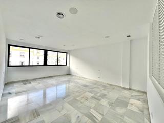 Lloguer Oficina a Parque Avenida. Oficina en alquiler en centro  plaza del caballo, 1 dormitorio.