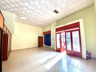 Miete Geschäftsraum in Calle vía apia 34. Próxima disponibilidad en junio de local de 120 m2 muy comercial