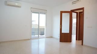 Location Appartement à Calle otoño 8. Vivienda de 3 dormitorios y 2 baños sin amueblar, en c/otoño, ut