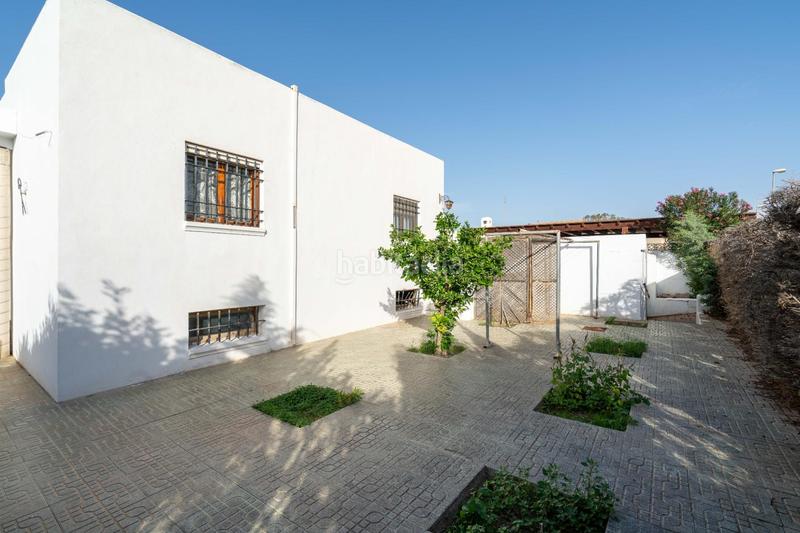 Foto 01a72bdc-f855-4252-b9d0-9251778f7eec. Chalet se vende chalet independiente Retamar en Retamar Almería