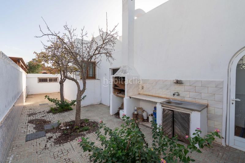 Foto 5796f3d0-ed30-4d56-bc43-f59d3f1616d7. Chalet se vende chalet independiente Retamar en Retamar Almería