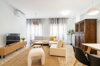 Miete Etagenwohnung in Calle maldonado entrena 4. Se alquila piso 5 dormitorios en almería centro