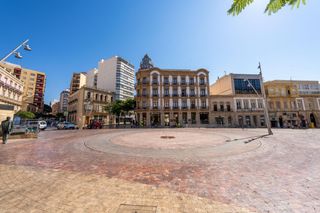 Rent Flat  Calle maldonado entrena. Se alquila piso 5 dormitorios en almería centro