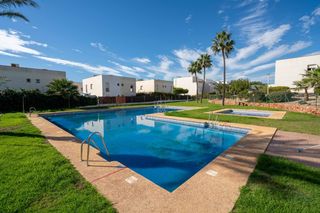 Piso  Avenida jj mm almeria 2005 (ty). Se vende piso en el toyo, almería