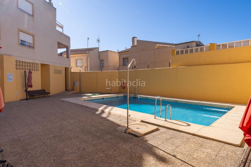 Foto 01f52ca4-a637-4336-a2eb-cd209132aa2c. Dúplex amb piscina a Retamar Almería