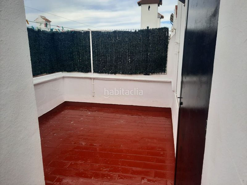 Foto ff79a847-92bc-463d-8b33-0abfd1189bdb. Casa adossada amb aparcament a San Pedro-Gabriel Miró-María Guerrero Línea de la Concepción (La)