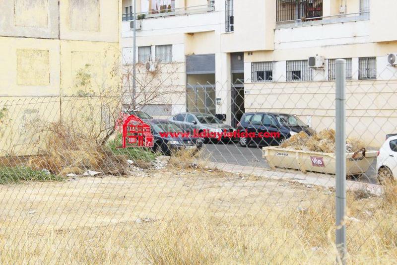 Foto ca794c62-d4a6-40db-9004-c7c29c00064f. Terreno residencial solar urbano en alcala de guadaira en Alcalá de Guadaira