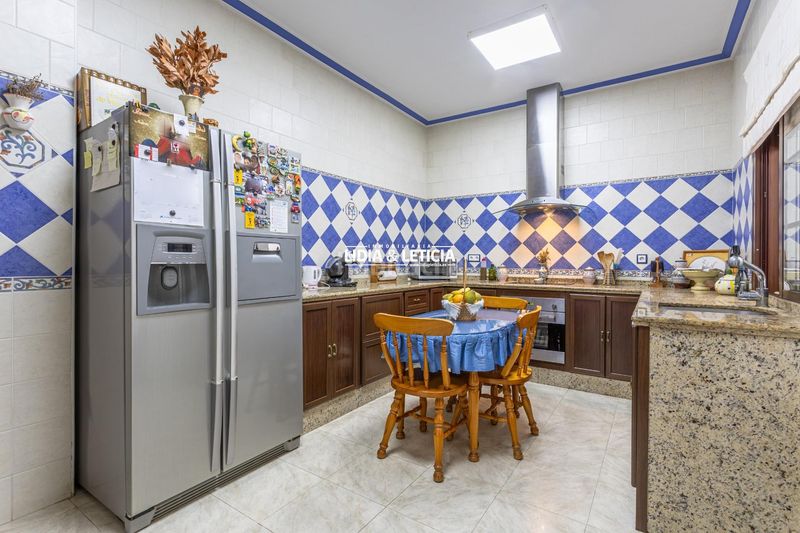 Foto 08a7e88b-b0fb-4475-9f79-3a974cf66292. Casa amb aparcament a Mairena del Alcor