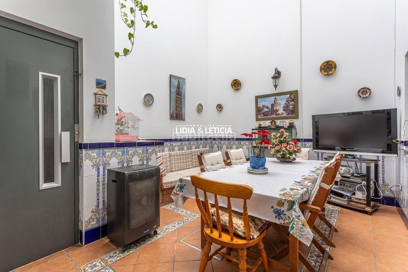 Foto 0dbee052-f46b-4162-8c83-902035641871. Casa amb aparcament a Mairena del Alcor