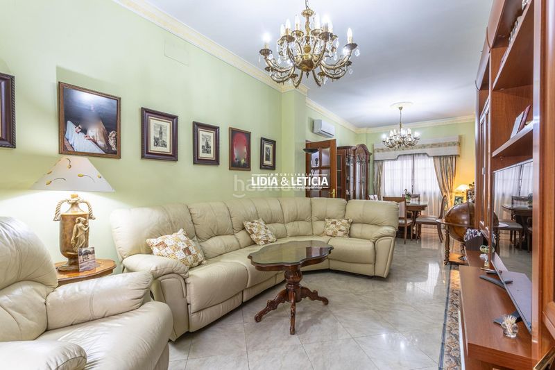 Foto 34a999a5-6032-43dd-9e95-9df463553c5a. Casa amb aparcament a Mairena del Alcor