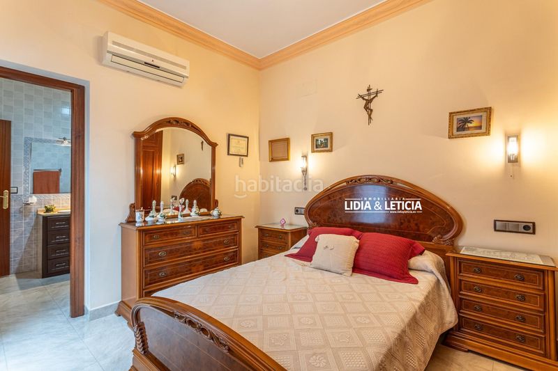 Foto 35702034-cb11-4f1c-ac11-589b03cbb155. Casa amb aparcament a Mairena del Alcor