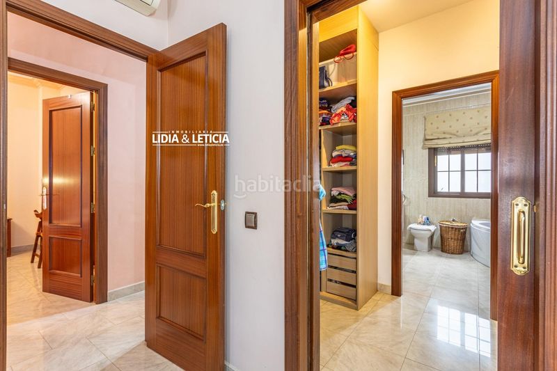 Foto 3992c521-c1ca-4d18-be45-1c1a2daad360. Casa amb aparcament a Mairena del Alcor