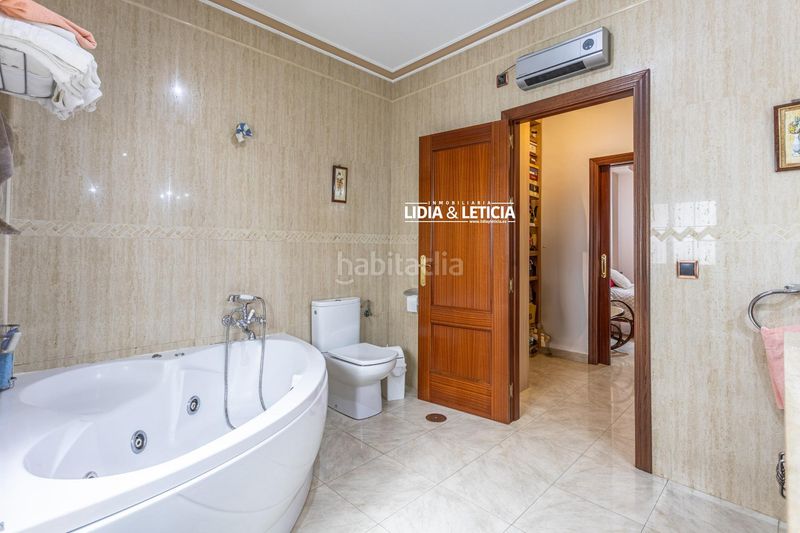 Foto 3d31ad56-f35e-4942-8a2a-147110023792. Casa amb aparcament a Mairena del Alcor