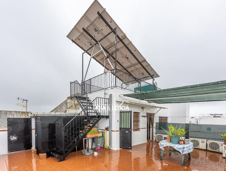 Foto 7d573d39-39ca-4fea-be69-f3223e59d057. Casa amb aparcament a Mairena del Alcor