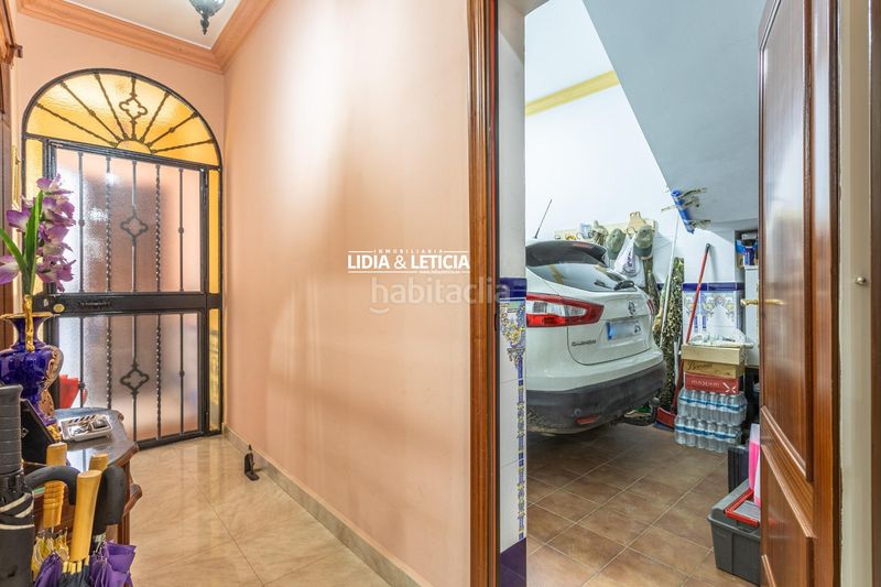 Foto b5315f42-f905-40e2-8f6a-626c7434e782. Casa amb aparcament a Mairena del Alcor