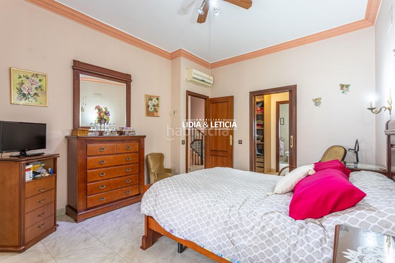 Foto e12eb2a3-2767-4a03-be51-9caee25fdbbe. Casa amb aparcament a Mairena del Alcor