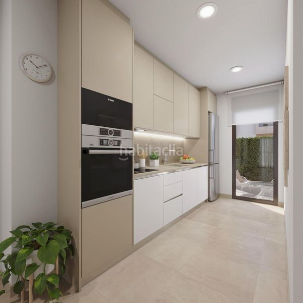 Foto 63351ecc-935b-4bb7-b739-74990eebf2d0. Casa amb aparcament piscina a Centro Alcalá de Guadaira