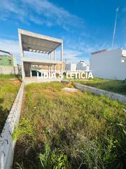 Terreno residenziale in Nueva Alcalá. Solar con estructura y cimentacion terminada en alcala de guadar