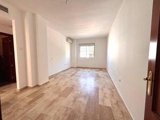 Pis a Nueva Alcalá. Piso en alcalá de guadaira zona santa lucia