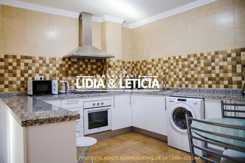 Foto 6d027e35-d6d6-427b-9b42-030d0c1669a1. Casa amb aparcament a La Paz Alcalá de Guadaira