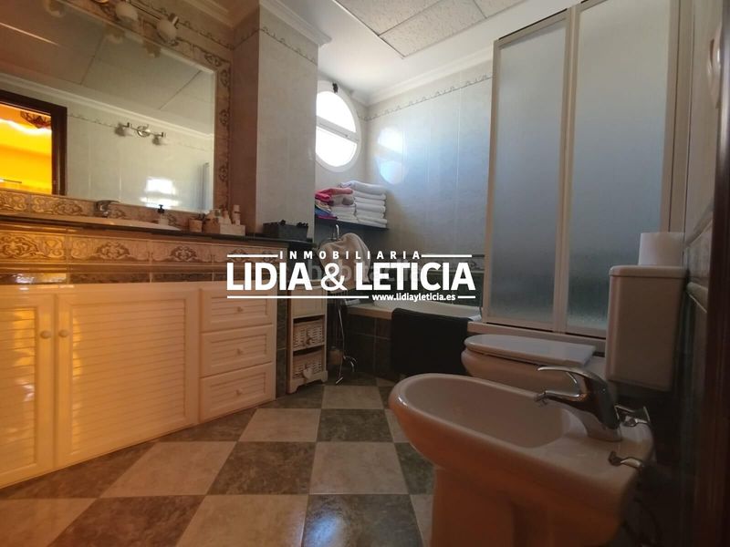 Foto ab8c63d8-5606-4c10-a4d9-feed9a3b9f54. Casa amb aparcament a La Paz Alcalá de Guadaira