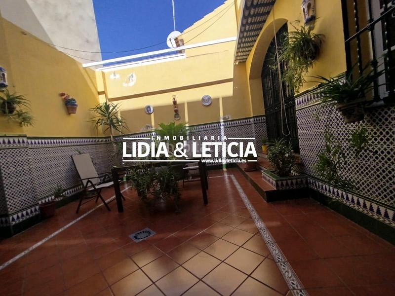Foto 2a858ac6-2570-4547-8e46-1f98142cce70. Casa amb aparcament a La Paz Alcalá de Guadaira