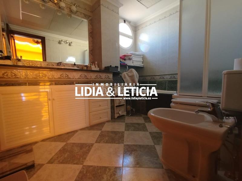 Foto f348fb1e-7aa1-4a60-ae04-cde1b5e591a1. Casa amb aparcament a La Paz Alcalá de Guadaira