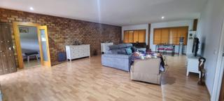 Xalet a Oromana. Casa rustica enalcala de guadaira.ideal para familias