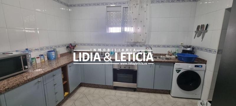 Foto c6f4c282-a80d-443f-a42d-8b378df87c7c. House in Centro Alcalá de Guadaira