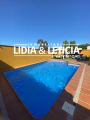 Xalet a Oromana. Chalet en campo alegre