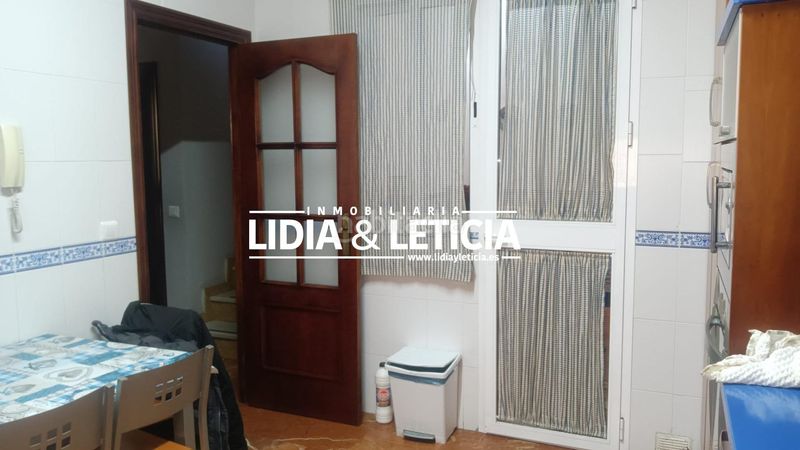 Foto 167e080a-01c9-4b6b-85da-8227fd88f884. Casa amb aparcament a Centro Alcalá de Guadaira