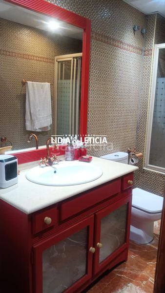 Foto bdfaee76-9939-4fc4-baad-4220aa6f1b0a. Casa amb aparcament a Centro Alcalá de Guadaira