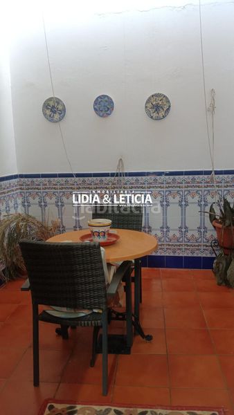 Foto c5714c6e-5d37-4ac8-91d9-dca400e95590. Casa amb aparcament a Centro Alcalá de Guadaira