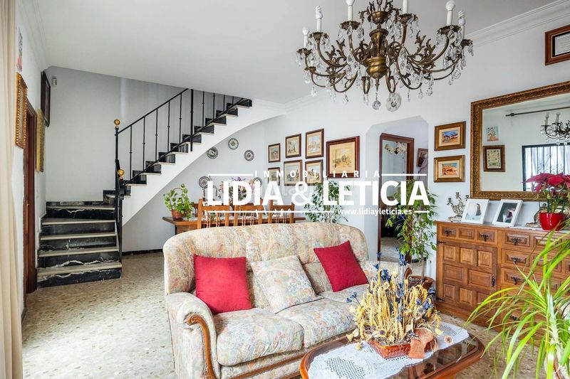 Foto b0702455-4444-489e-81ec-188a61593234. Casa a La Paz Alcalá de Guadaira