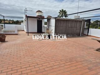Haus en Los Molinos. Vivienda con apartamento y garaje en zona santa lucia, en alcal�