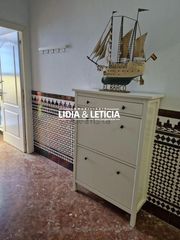 Haus in Los Molinos. Vivienda con apartamento independiente y garaje en zona santa lu