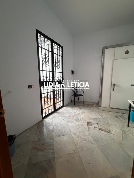 Foto 461b8375-b791-472c-8a42-54e9d0bfc672. Local comercial  centro en Mairena del Alcor