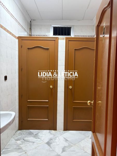 Foto ea6ae4f9-4cc5-4eac-b6d4-ede606333e39. Local comercial  centro en Mairena del Alcor