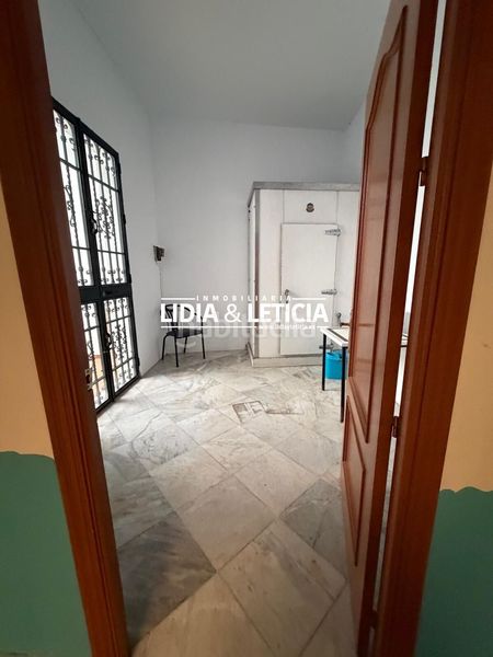 Foto f65b347f-2652-4747-a353-ca25da023f76. Local comercial  centro en Mairena del Alcor