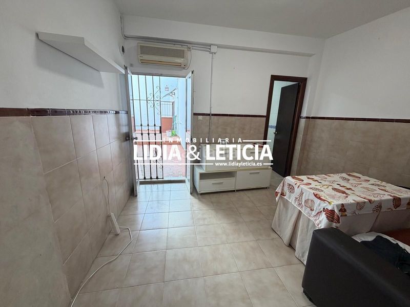 Foto 6ad98fa9-ef89-486f-bdb2-5f73f218e8e0. Casa a La Paz Alcalá de Guadaira