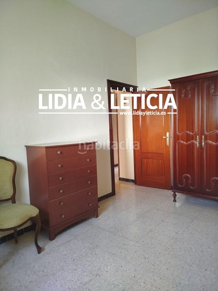 Foto 5851ec38-ad08-4b38-97be-6e1e2bae6c7a. Casa amb aparcament a Centro Alcalá de Guadaira