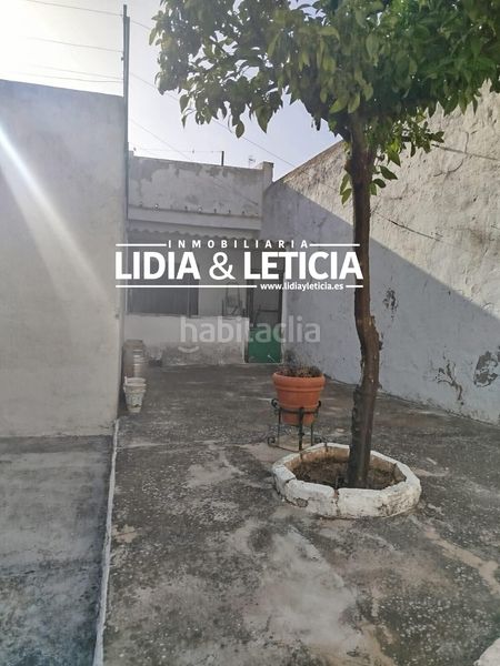 Foto c813668a-38c8-4c69-b572-38029f4e326a. Casa amb aparcament a Centro Alcalá de Guadaira